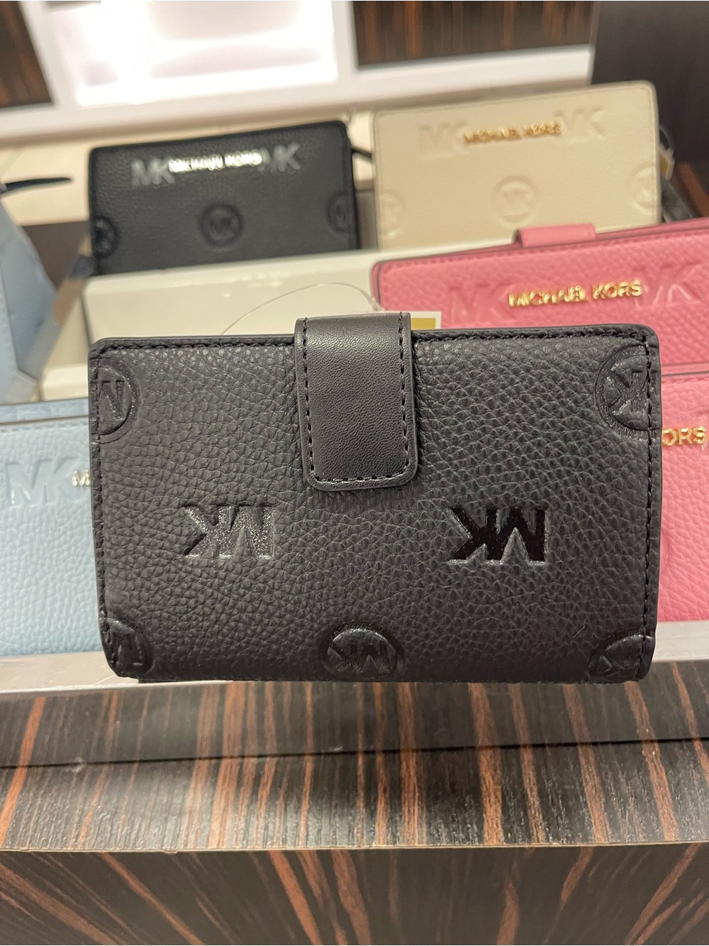 Michael Kors Jet Set Travel Medium  MK Logo Debossed Bifold Wallet
Black 
NWT - Picture 14 of 16